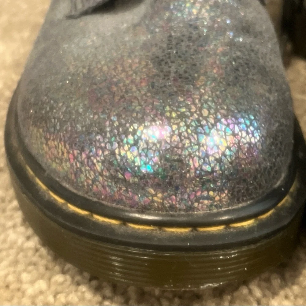 Girls/women Doc Martens Delaney boot UK 4 US 6 iridescent mermaid combat 8 eye - Picture 8 of 13